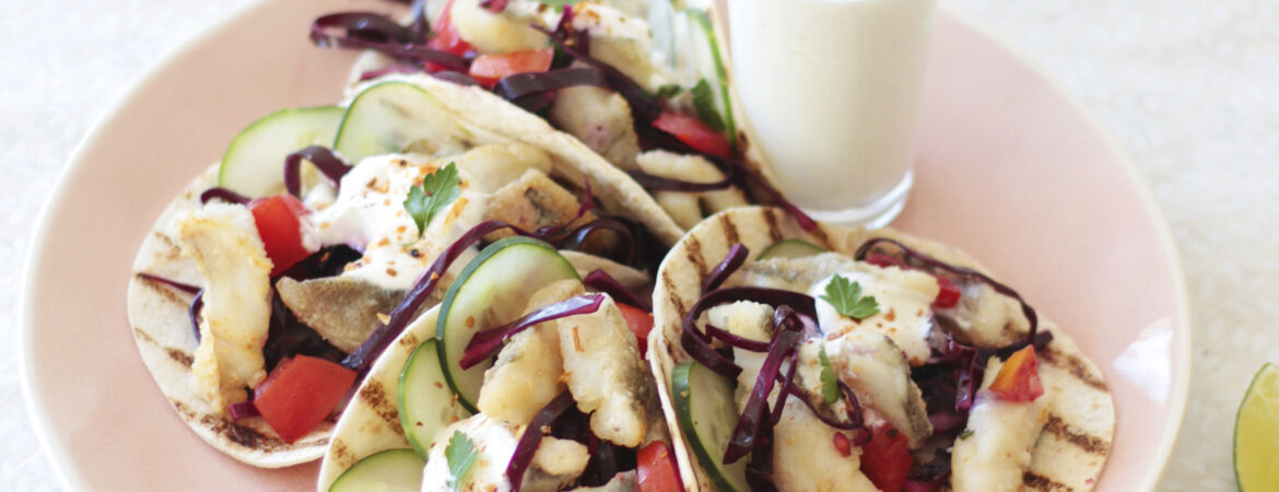 Recette tacos au merlan, coleslaw et sauce au yaourt grec